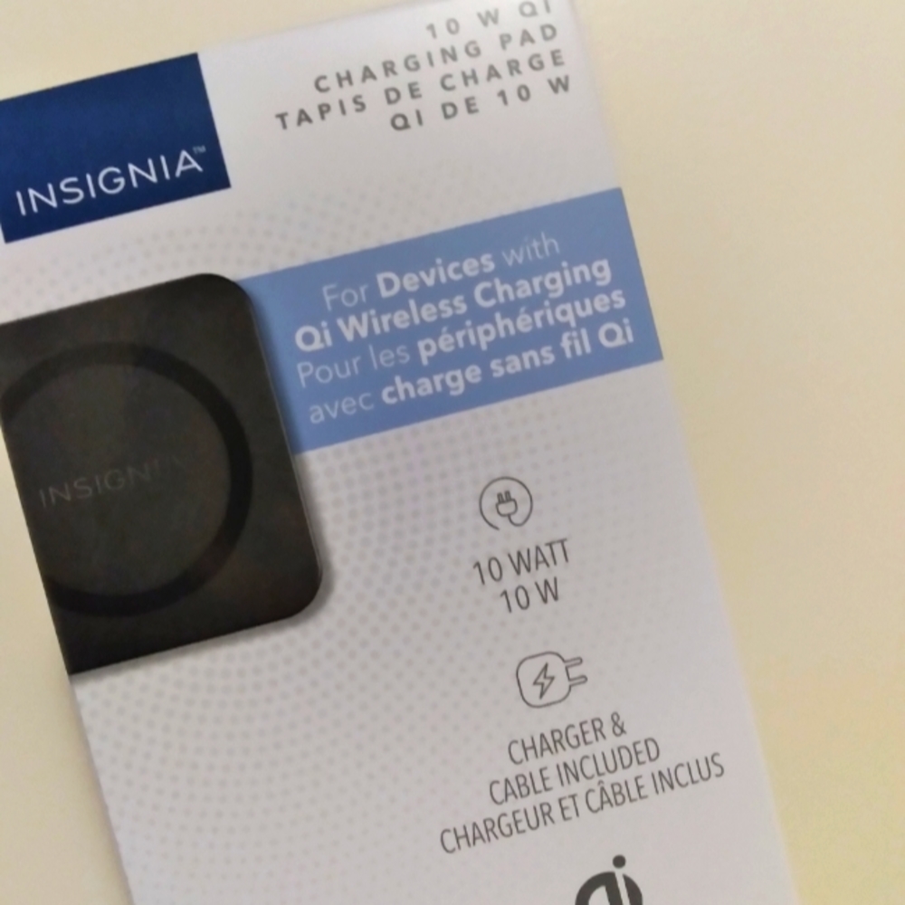 Insignia 10w Wireless charge pad, New, Phone Charger